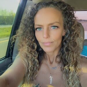 Meet your Posher, Angie